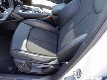 Audi Q2 30 TDI — photo 12