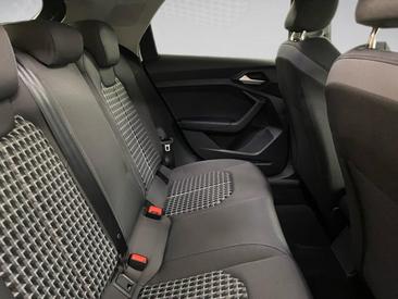 Audi A1 Sportback 40 TFSI — photo 11