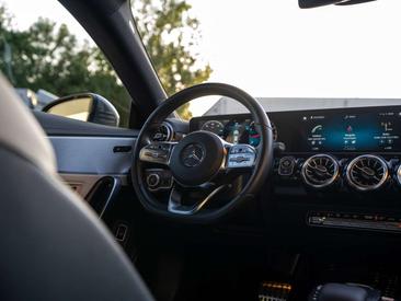 Mercedes CLA Berline 200 — photo 18