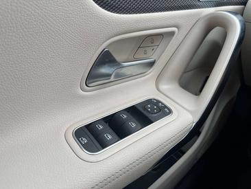 Mercedes CLA Berline 180 — photo 16