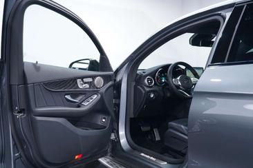 Mercedes GLC 300 D — photo 10