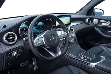 Mercedes GLC 300 D — photo 12