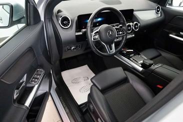Mercedes GLA 200d — photo 8