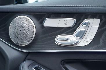 Mercedes GLC 300 D — photo 36