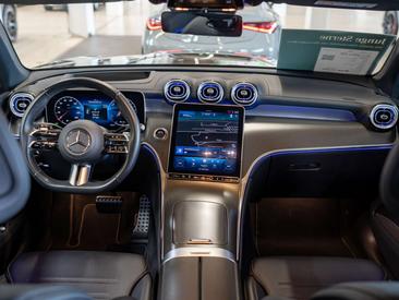 Mercedes GLC 400 E — photo 8