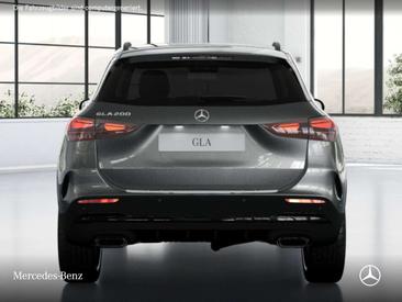 Mercedes GLA 200 — photo 6
