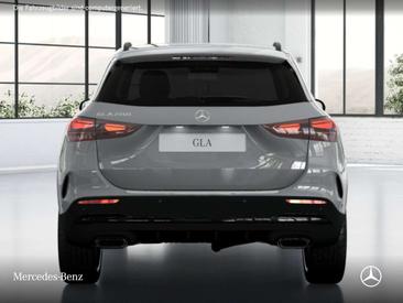 Mercedes GLA 200 — photo 7