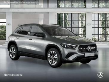 Mercedes GLA 200 — photo 16