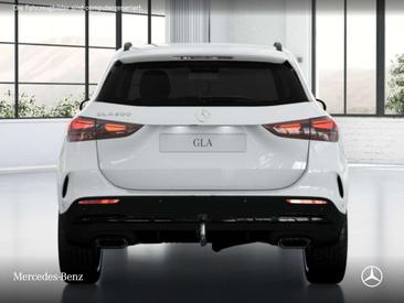 Mercedes GLA 200 — photo 6