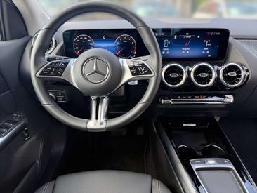 Mercedes GLA 180 — photo 8