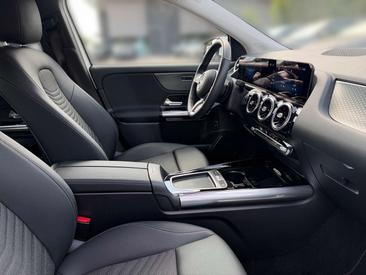 Mercedes GLA 180 — photo 9