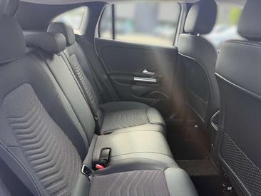 Mercedes GLA 180 — photo 10