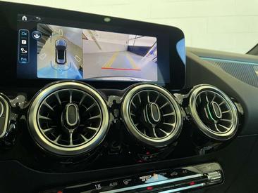 Mercedes GLA 200 — photo 17