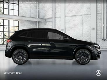 Mercedes GLA 200 — photo 17