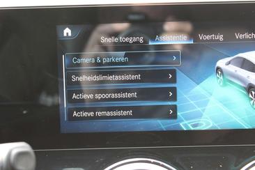 Mercedes GLA 250e — photo 8