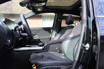 Mercedes GLA 250e — photo 14