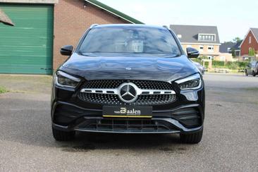 Mercedes GLA 250e — photo 15