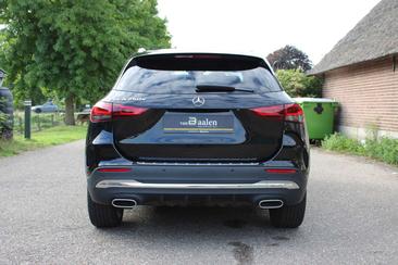 Mercedes GLA 250e — photo 16