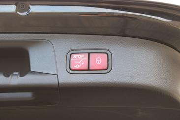Mercedes GLA 250e — photo 19