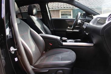 Mercedes GLA 250e — photo 20