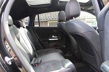 Mercedes GLA 250e — photo 21