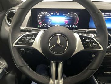 Mercedes GLB 180 D — photo 11