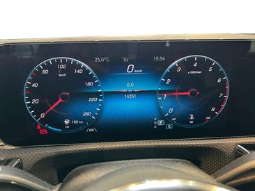 Mercedes CLA Berline 180 — photo 12