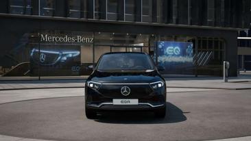 Mercedes EQA 300 4MATIC — photo 2