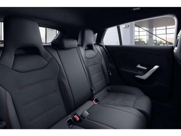 Mercedes CLA Berline 200 — photo 9