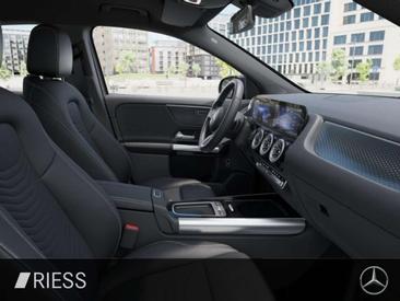 Mercedes EQA 300 4MATIC — photo 12