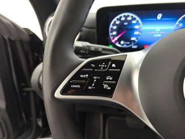 Mercedes CLA Berline 200 — photo 12