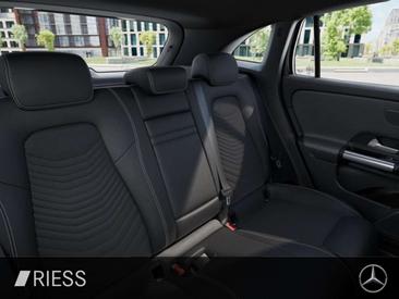 Mercedes EQA 300 4MATIC — photo 13