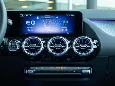 Mercedes EQA 250 — photo 11