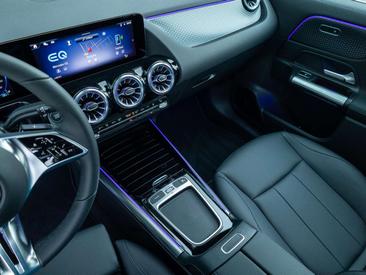 Mercedes EQA 250 — photo 12