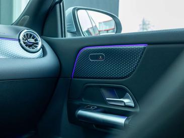 Mercedes EQA 250 — photo 14