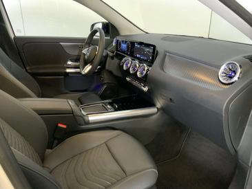 Mercedes GLA 180 — photo 13