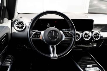 Mercedes EQB 250 — photo 17