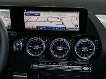 Mercedes GLA 250 — photo 14