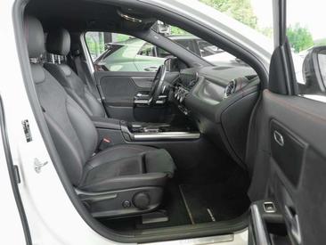 Mercedes EQA 250 — photo 8