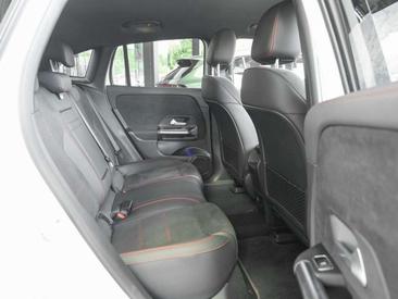 Mercedes EQA 250 — photo 10