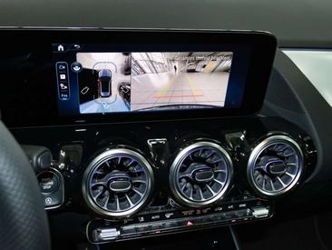 Mercedes GLA 250 — photo 20