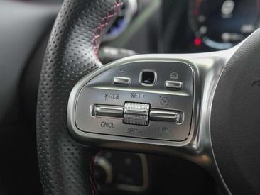 Mercedes EQA 250 — photo 17