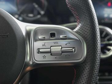 Mercedes EQA 250 — photo 19