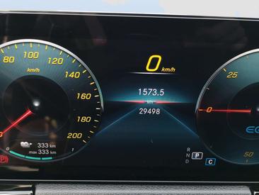 Mercedes EQA 250 — photo 11