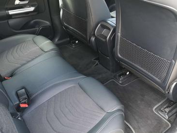 Mercedes EQA 250 — photo 16