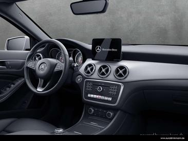 Mercedes GLA 180 — photo 11