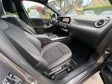 Mercedes GLA 200d — photo 24