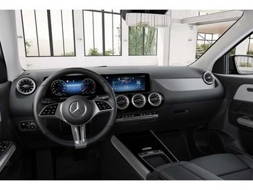 Mercedes GLA 200 — photo 7