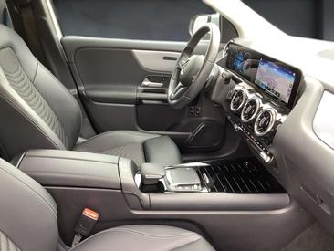 Mercedes GLA 200 — photo 14