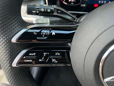 Mercedes GLC 400 E — photo 11